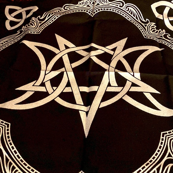 Alter Cloth - Picture 6 of 8